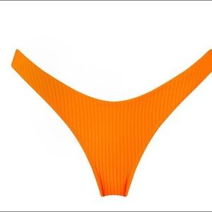 Triangl Pipa Pop Orange Bottom in Medium